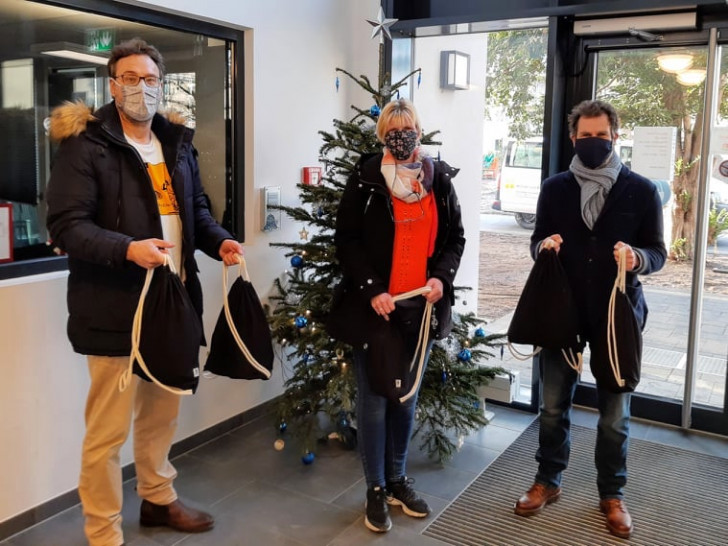 Die Geschenke wurden an die Diakonie übergeben.