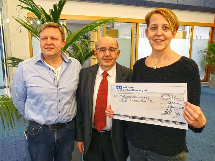 1. Vorsitzender Carsten Voigt, Bürgermeister Bruno Polzin und 2. Vorsitzende & Leiterin der Damengruppe Marion Brauner (vlnr). 