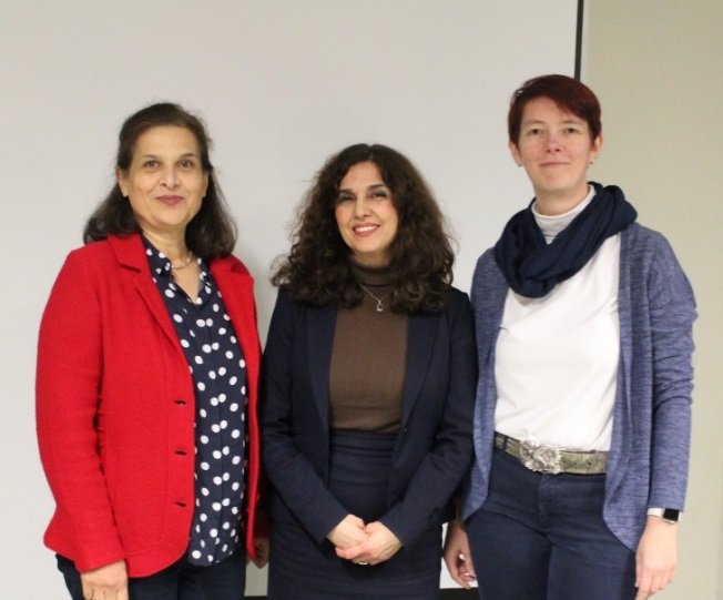 von links nach rechts: Forouzan Rajabi, Banafsheh Nourkhiz und Melissa Herpich.