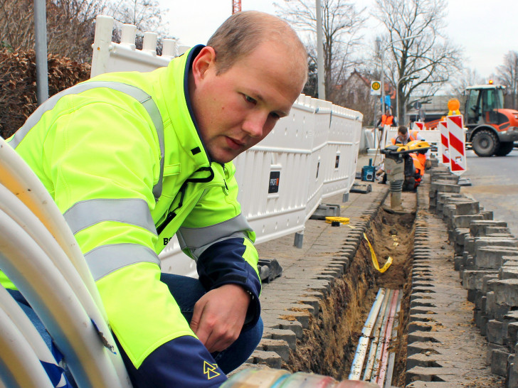 Verlegung von Glasfaser im Gewerbegebiet Ölper – Sudetenstraße