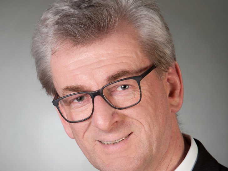 Klaus Stuhlmann, Leiter der Abteilung Verbünde, Wettbewerb und Verkehr bei der KVG, geht in den wohl verdienten Ruhestand.