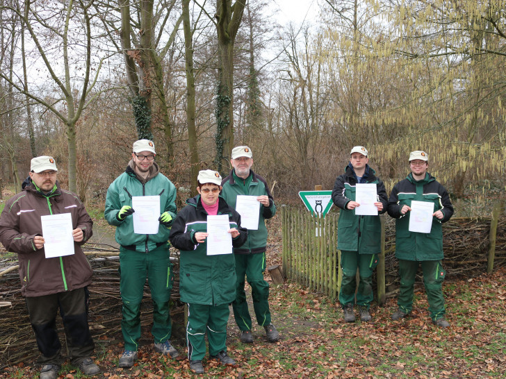 Die Klosterpark-Ranger. Von links: Christian Maly, Gerrit Hahn, Kristina Huse, Karl-Heinz Schöpka, Kamil Löper und Manuel Maaß    