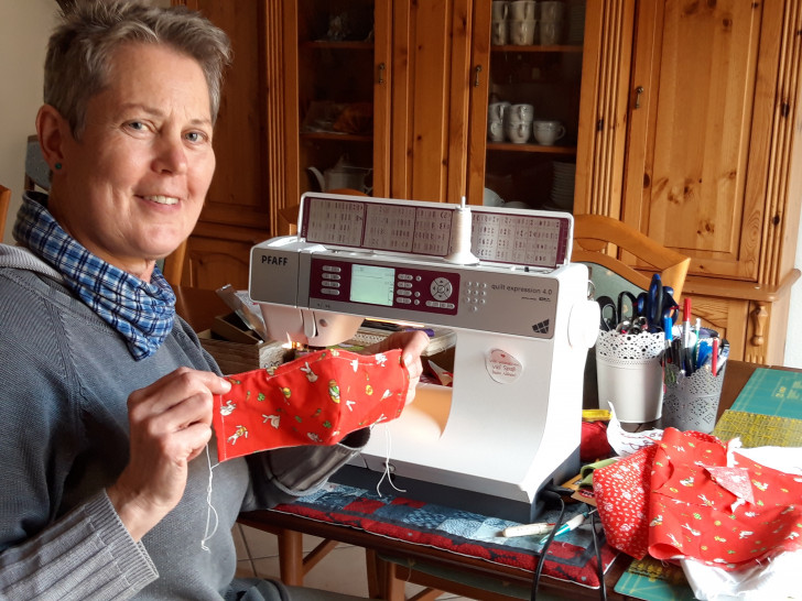 Die 1. Vorsitzende des LFV Brome Silvia Reder hatte gerade ihren 1. Prototyp fast fertig.