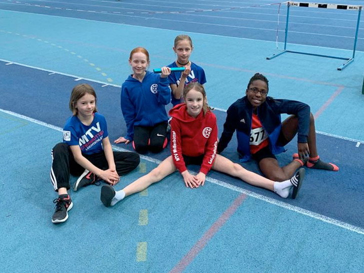 Hanna Hartmann, Maja Amelsberg, Lina Kramer, Hanna-Marie Edler und Mysterphane Müller (vlnr).