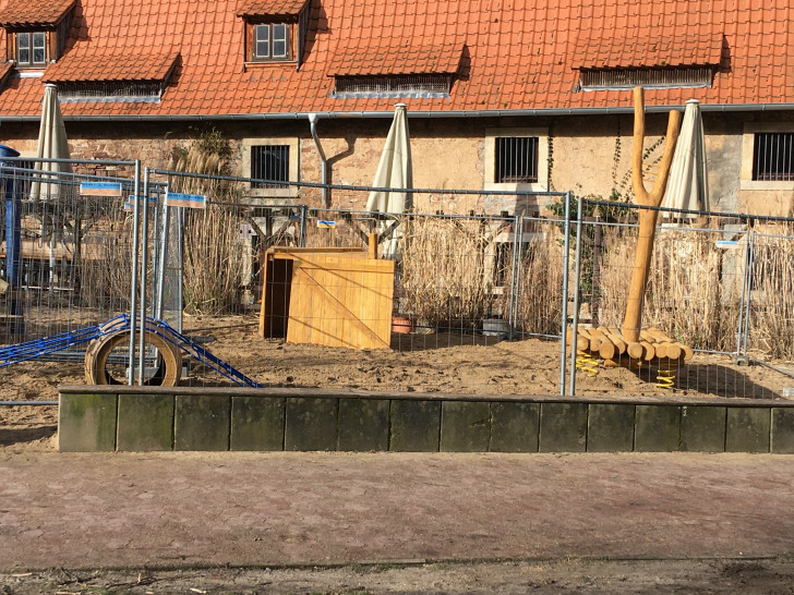 Neue Geräte für den Spielplatz Schlosspark Fallersleben. 