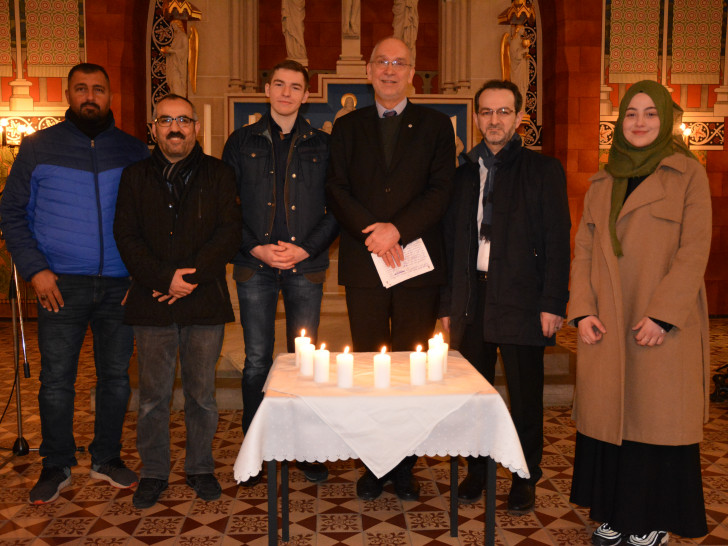Das Organisationsteam. Von links: Mahmut Hammouda, Türkes Tosun, Sait Weber, Dr. Volker Menke, Adem Tatli und Meryem Akin.