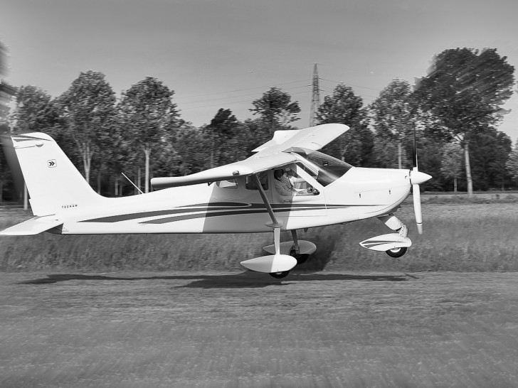 Bei dem verunfallten Flugzeug handelte es sich um ein solches Ultraleichtflugzeug vom Typ Tecnam P92. (Symbolbild)