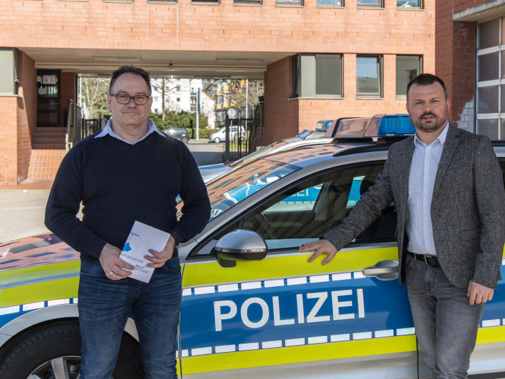  Martin Dzaczek (links), Leiter der Analysestellestelle und Markus Iwa, Leiter des zentralen Kriminaldienstes in Salzgitter, Peine und Wolfenbüttel, stellten die Kriminalstatistik 2020 vor.