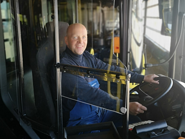 Die Stadtbus Goslar GmbH hat als erstes Verkehrsunternehmen in der Region ihre 18 Busse bereits mit Plexiglasscheiben ausgestattet.