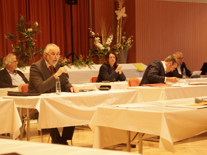 Der Rat der Stadt Goslar diskutierte bei seiner Sitzung im Lindenhof heute über die Änderung des Bebauungsplanes zugunsten des DROBS-Neubaus an der Hildesheimer Straße. 