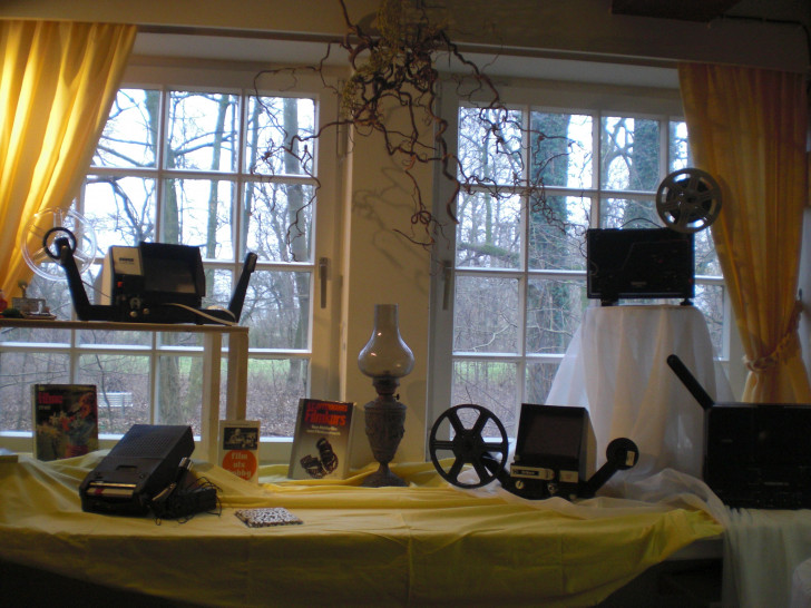 Relikte aus längst vergangenen Filmkunst-Tagen können im Heimathaus Alte Mühle in Schladen wieder besichtigt werden.