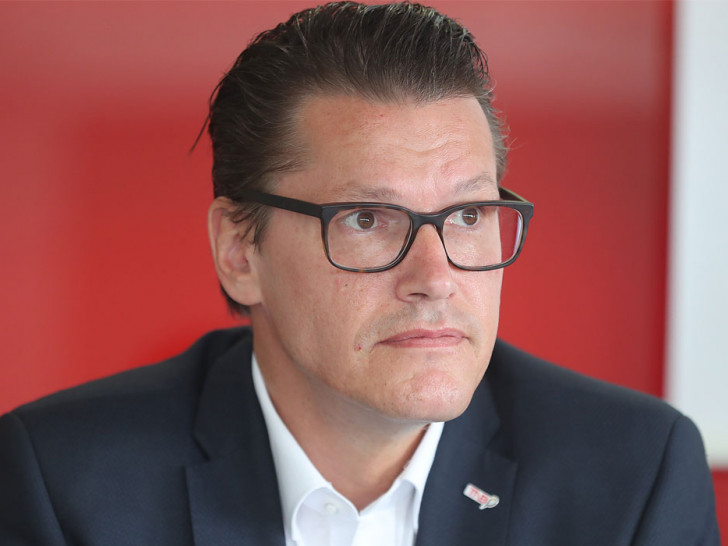 TNB-Präsident Raik Packeiser (Foto) und Geschäftsführer Michael Wenkel beantworteten eine Stunde lang rund 100 Fragen.