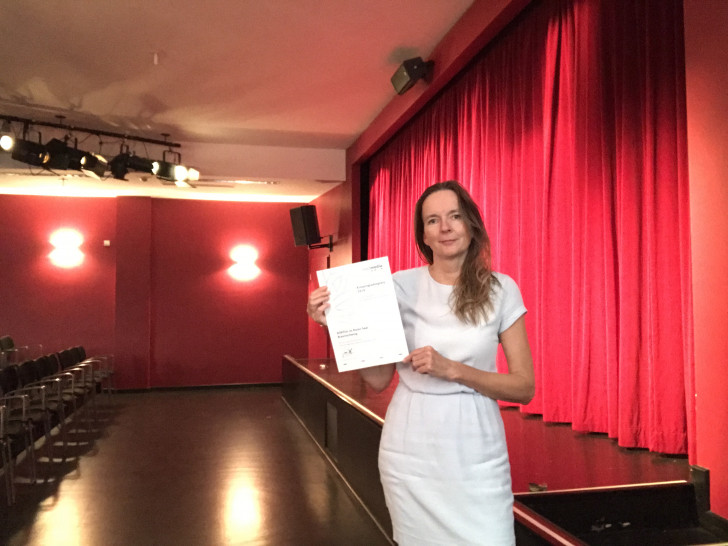 Iris Mügge, verantwortlich im Kulturinstitut der Stadt Braunschweig für die Reihe "DOKfilm im Roten Saal" mit dem nordmedia-Kinoprogrammpreis.