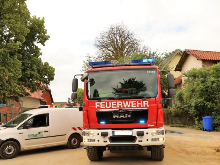 Die Feuerwehr vor Ort in Frellstedt.