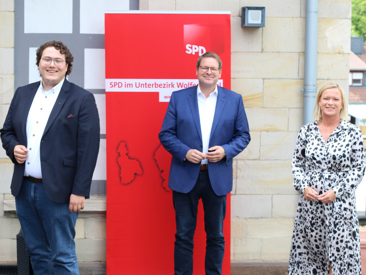 SPD-Unterbezirks-Vorsitzender Marcus Bosse präsentierte Lennie Meyn und Dunja Kreiser als parteiinterne Bewerber auf die Bundestagskandidatur 2021.