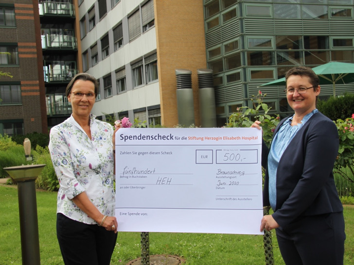 v. l. n. r.: Beate Baumann, Monika Skiba, Geschäftsführerin des HEH.