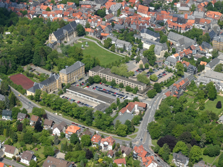 Das Kaiserpfalzquartier und die südlichen Wallanlagen werden von Bund und Land mit drei Millionen Euro gefördert. Hinzu kommt ein städtischer Eigenanteil von 333.333 Euro.