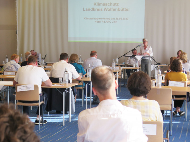 Landrätin Christiana Steinbrügge begrüßte die Teilnehmenden des Klimaschutz-Workshops.