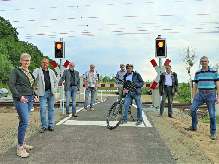 CDU und FDP im Rat der Gemeinde Cremlingen auf dem frisch freigegebenen Radweg. 
