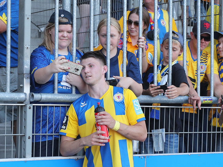Die Eintracht-Fans bekommen vermutlich nicht nur wegen Corona keine Gelegenheit mehr für Selfies mit Robin Becker. 