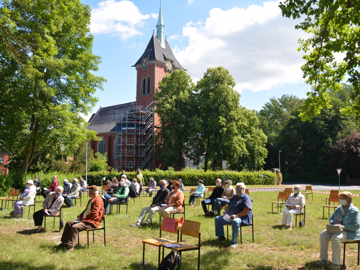 Trinitatisgemeinde Ölsburg feierte Trinitatis-Sonntag unter freiem Himmel.