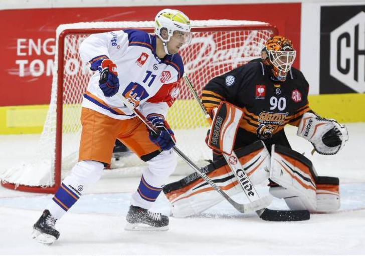 Matti Järvinen wechselt die Seiten: Hier spielt er noch gegen die Grizzlys, in der Saison 2017/2018.