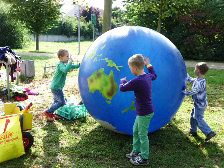 Kinder spielen bei einem der Angebote der EFB.