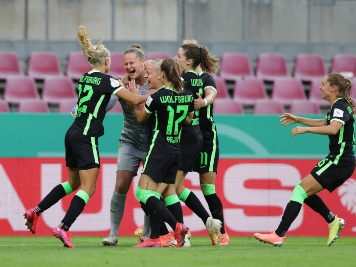 Die Freude war groß: Die VfL-Frauen siegten im DFB-Pokalfinale gegen die SGS Essen.