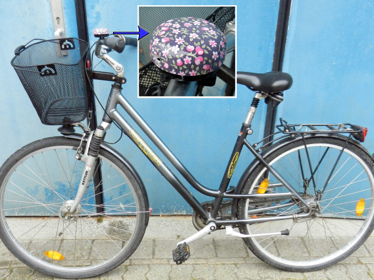 Damenrad der Marke Kettler City Cruiser mit Fahrradkorb am Lenker und auffälliger Klingel.