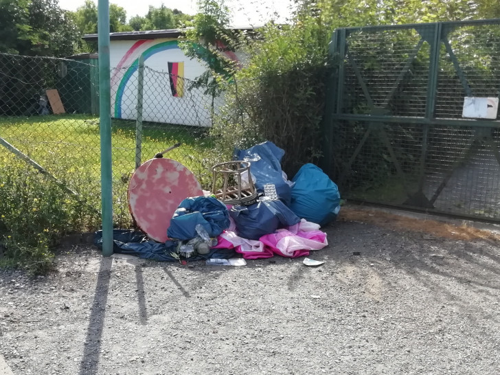 Illegal abgeladener Müll in Salzgitter-Thiede. 