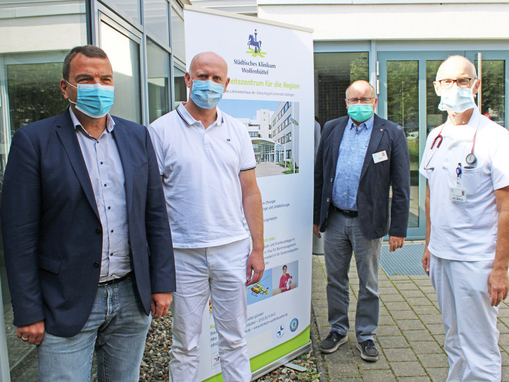 Geschäftsführer Axel Burghardt, Pflegedirektor Ralf Harmel, Chefarzt Dr. Tobias Jüttner und der Ärztliche Direktor Prof. Dirk Hausmann sehen das Städtische Klinikum für die Zukunft bestens gewappnet. 