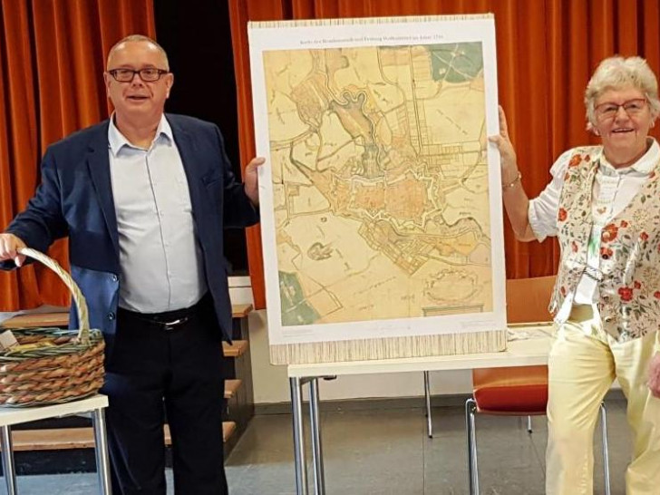 Elisabeth Schwieger und Andreas Meißler vom Gärtnermuseum waren im Gemeindezentrum St. Thomas zu Gast.