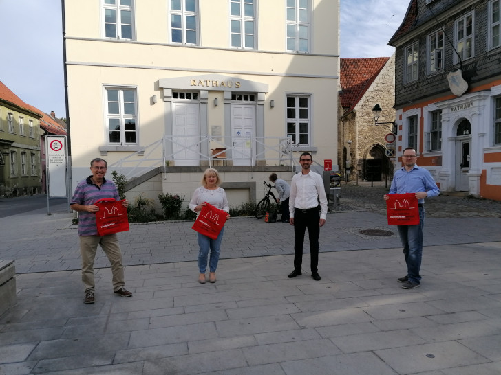 Von links: Vertreter der Werbegemeinschaft „Königslutter aktiv“ Frank Kolbe, Martina Prager und Sascha Pesenecker sowie CDU Stadtverbandsvorsitzender Alexander Jordan.
