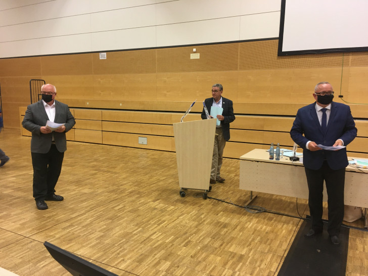 Thomas Pink hat in der Ratssitzung Andreas Meißler und Wolfgang Gürtler in den Rat der Stadt berufen.