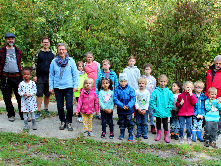 Die Kinder und Betreuer während einer kurzen Pause.