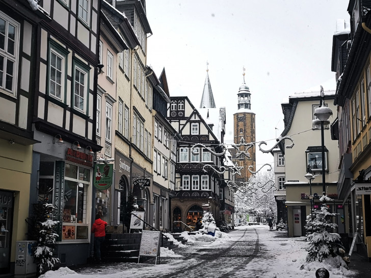 Die Altstadt Goslars kleidet sich seit vergangenem Sonntag in weiss. 