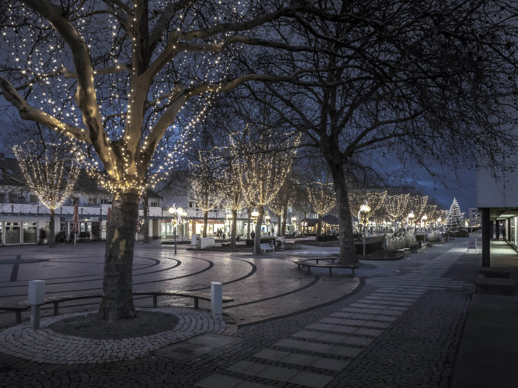 In Wolfsburg wird die Weihnachtsbeleuchtung angestellt. 