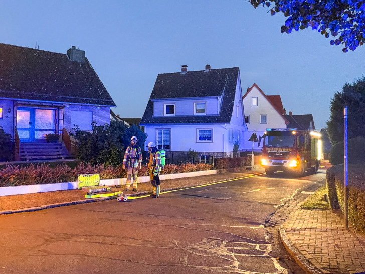 Die Feuerwehr im Einsatz in Bündheim. 