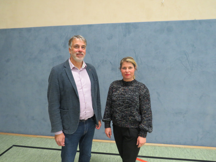In der konstituierenden Sitzung des Ortsrates Essenrode wurden Ulrich Nehring als Ortsbürgermeister und Dina Schulze-Latta als Stellvertreterin gewählt.