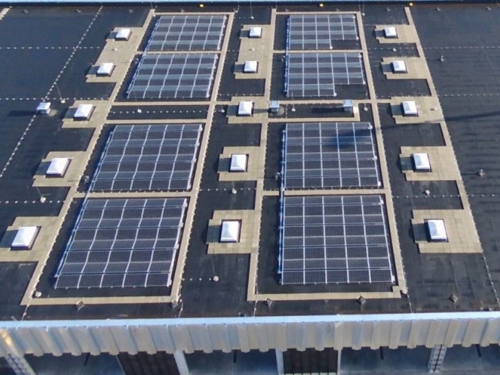 Photovoltaikanlage auf dem WAS-Betriebsgebäude.