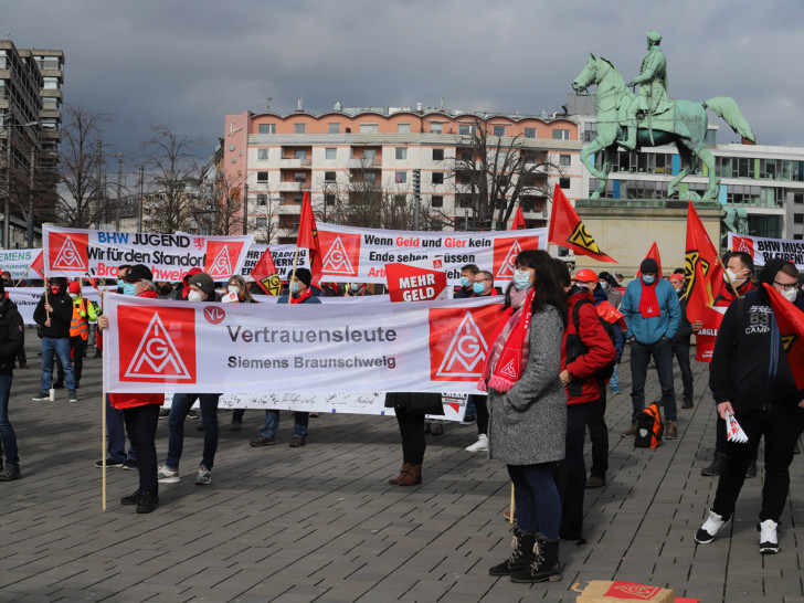 350 IG-Metaller streikten am Freitag in Braunschweig