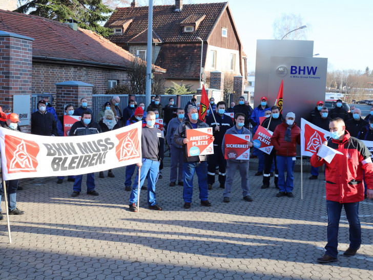 In Braunschweiger und Wolfenbütteler Betrieben haben sich zirka 7.000 Arbeitnehmer an den Warnsteiks beteiligt.