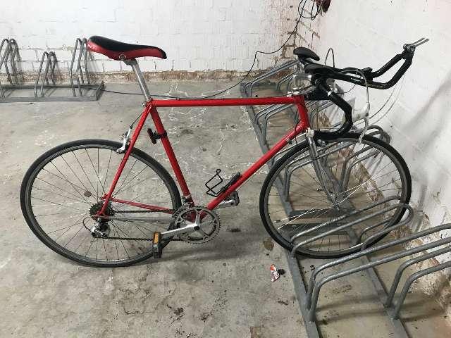 Wer weiß, wem dieses Fahrrad gehört?