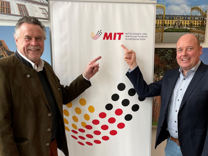 Der bisherige MIT-Landeschef Werner Lübbe mit seinem Wunschnachfolger Holger Bormann.