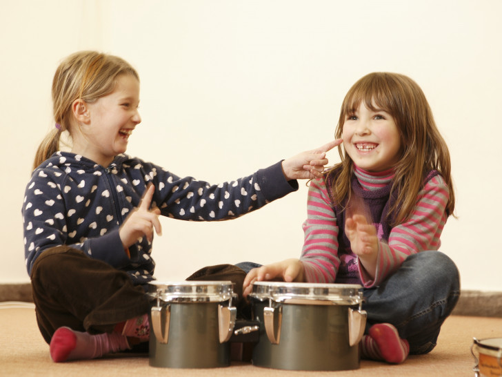 Die Musikschule stellt sich in den Kitas online vor, um die Kinder für die Musik zu begeistern. 