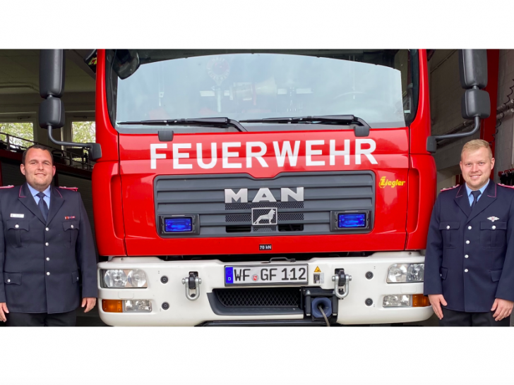 Der neugewählte Ortsbrandmeister Felix Kunze und der neugewählte stellvertretende Ortsbrandmeister Marcel Herzke 