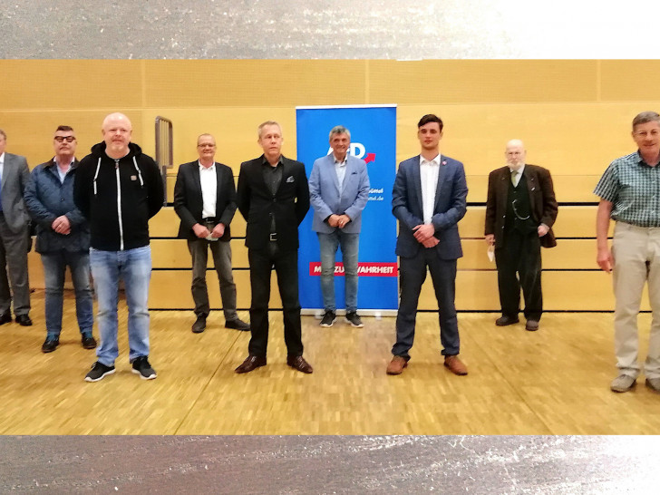 Die Kandidaten von links nach rechts: Klaus-Dieter Heid, Andreas Bäumann, Jens Glinka, Jürgen Barnstorf-Brandes, Thomas Günther, Dr. Manfred Wolfrum, Lucas Vogt, Achim Nieder, Jürgen Pastewsky