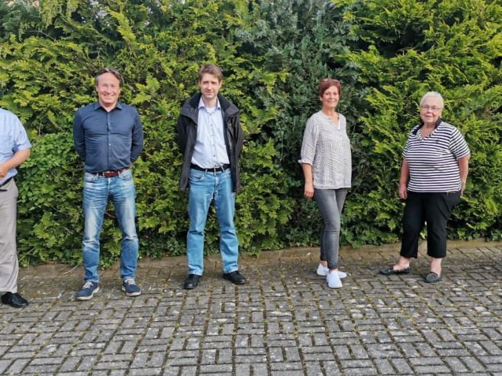 Der CDU-Vorsitzende Andreas Meißler (l.) mit den Ortsratskandidaten (v. l.) Sven Heß, Alexander Glas, Heike Schmerse, Margrit Dawson und Karl-Heinz Würfel.