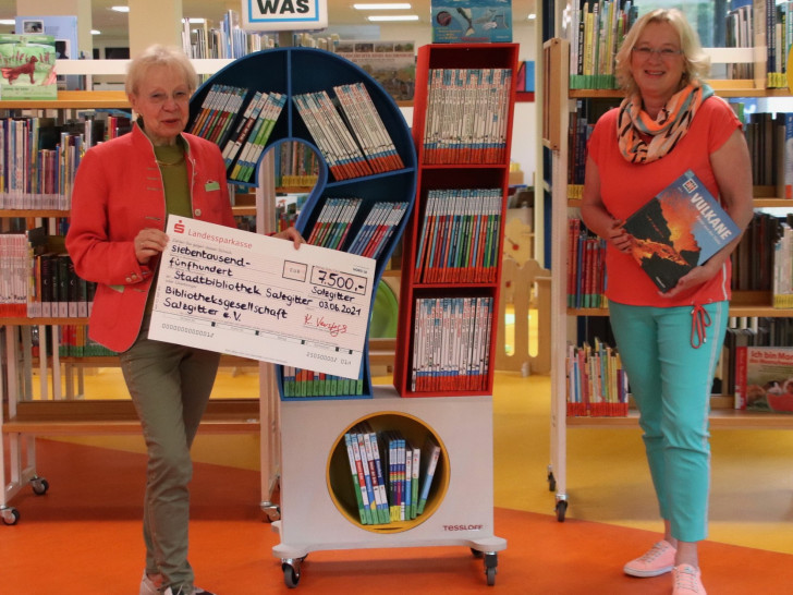 Die Was ist Was Bücher haben einen neuen Aufsteller bekommen.