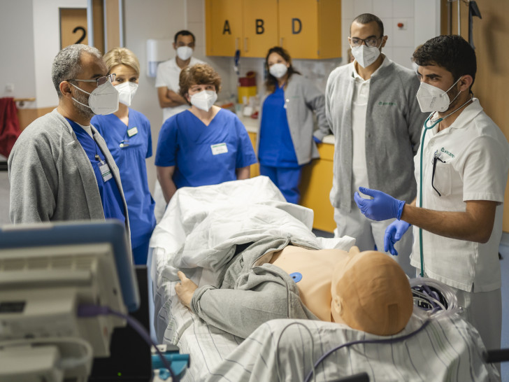 „S.A.V.E-Training“: Ärzte und spezialisierte Pflegekräfte übten jetzt in der Zentralen Notaufnahme der Asklepios Klinik Schildautal Seesen den Ernstfall.